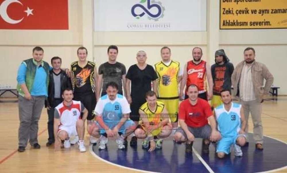 Başkan Baysan Gazetecilerle Basket Maçında Ter Döktü