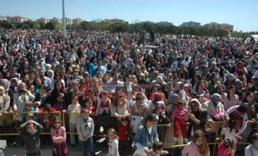 30 Okul Bir Arada 23 Nisan`ı Kutladı