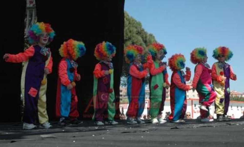 30 Okul Bir Arada 23 Nisan`ı Kutladı