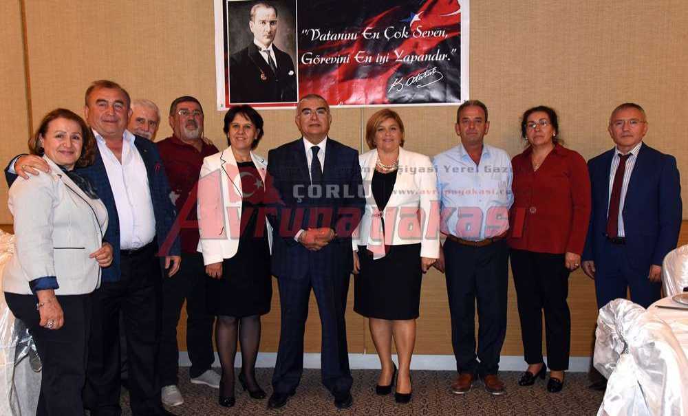 Muhtarlar Yemekte Buluştu