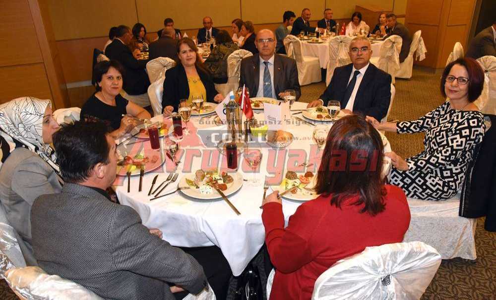 Muhtarlar Yemekte Buluştu