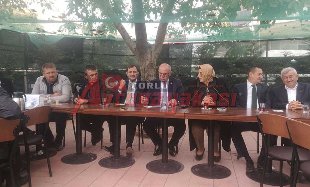 Ak Parti Ergene'de Muhtarlar Ve Basın Mensupları Ile Bir Araya Geldi