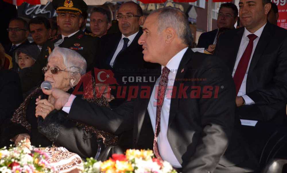 29 Ekim Kutlamalarında Helallik İstedi