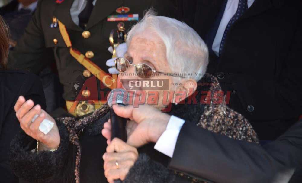 29 Ekim Kutlamalarında Helallik İstedi