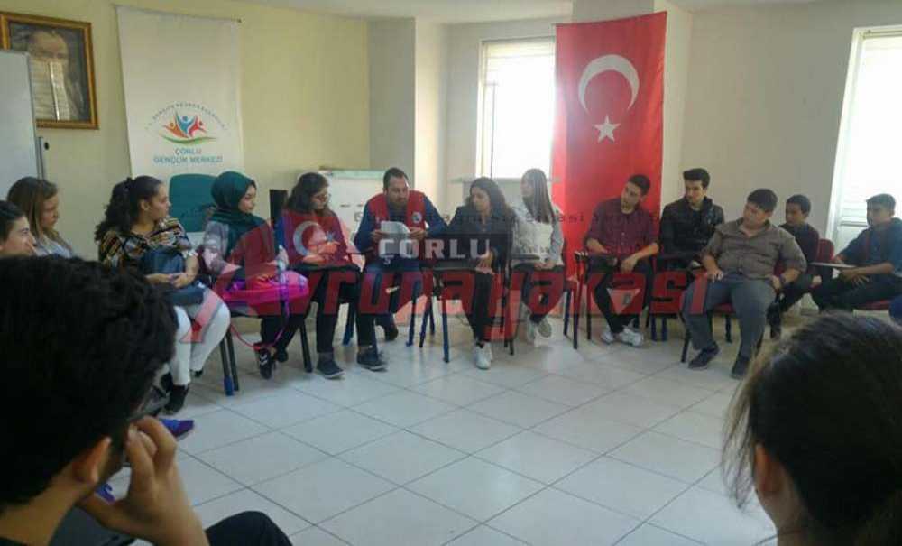 Okul Temsilcileri Gençlik Merkezinde Bir Araya Geldi