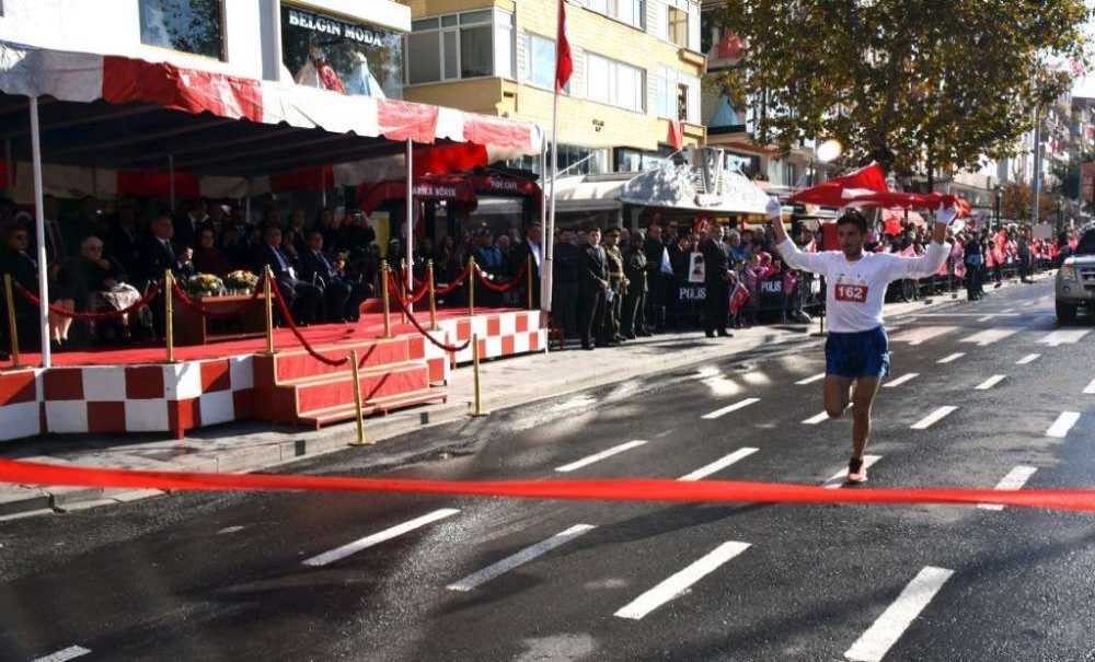 Çorlu'da Cumhuriyet Koşusu Düzenlendi
