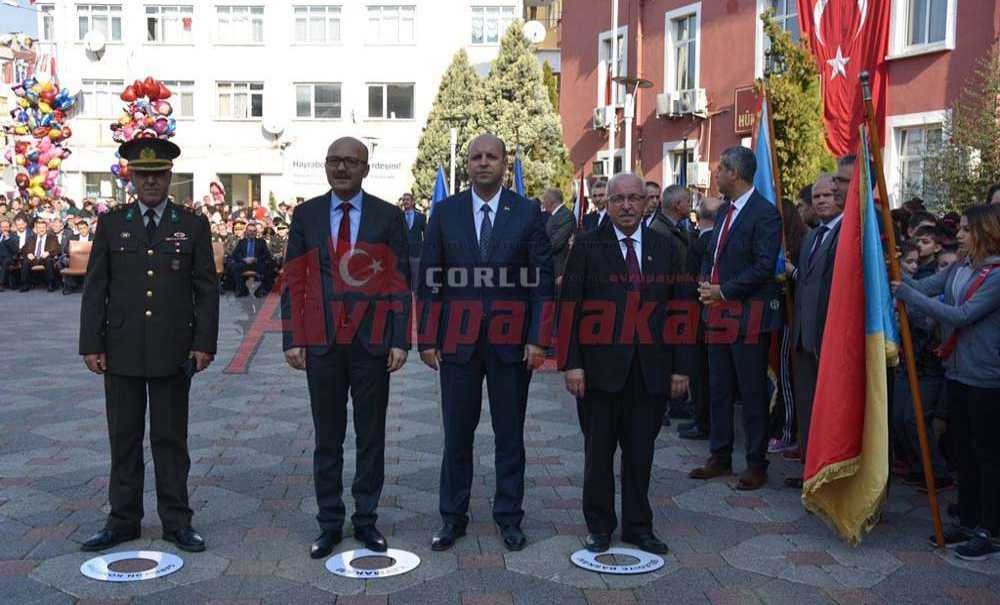 Başkan Kadir Albayrak Çelenk Sunma Törenine Katıldı