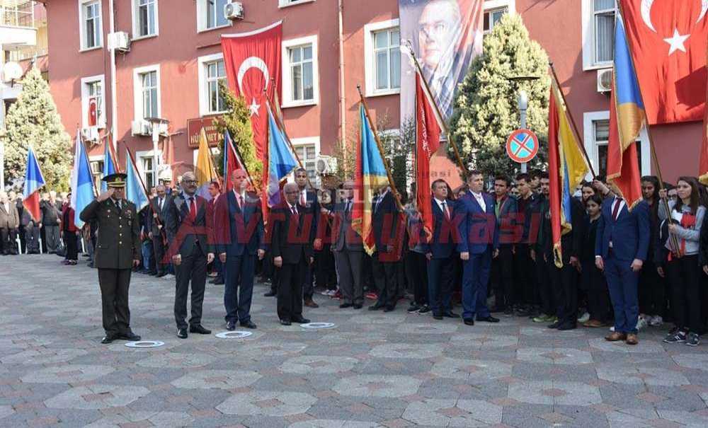 Başkan Kadir Albayrak Çelenk Sunma Törenine Katıldı