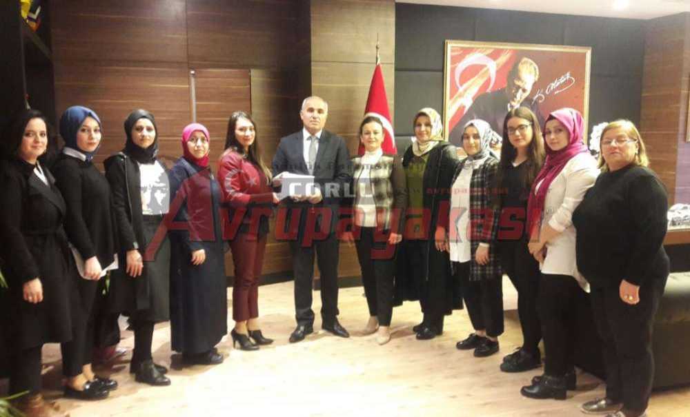 Ak Parti Kadın Kolları Kermes Gelirini Teslim Etti