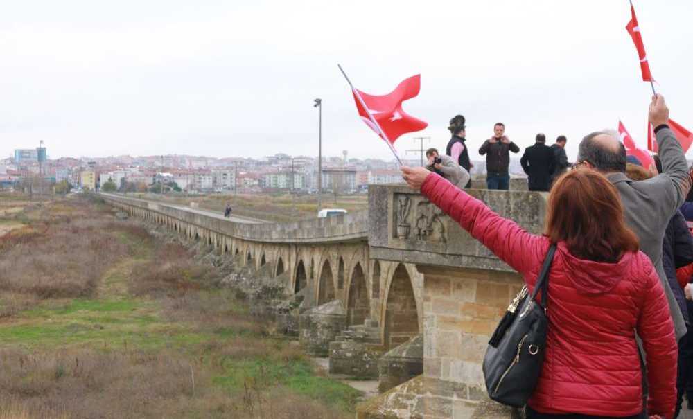 18 Kasım Kurtuluş Köprü Yürüyüşü Yapıldı.