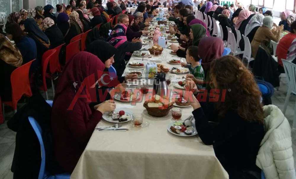 İhh Çorlu Temsilciliğinden Anlamlı Kahvaltı