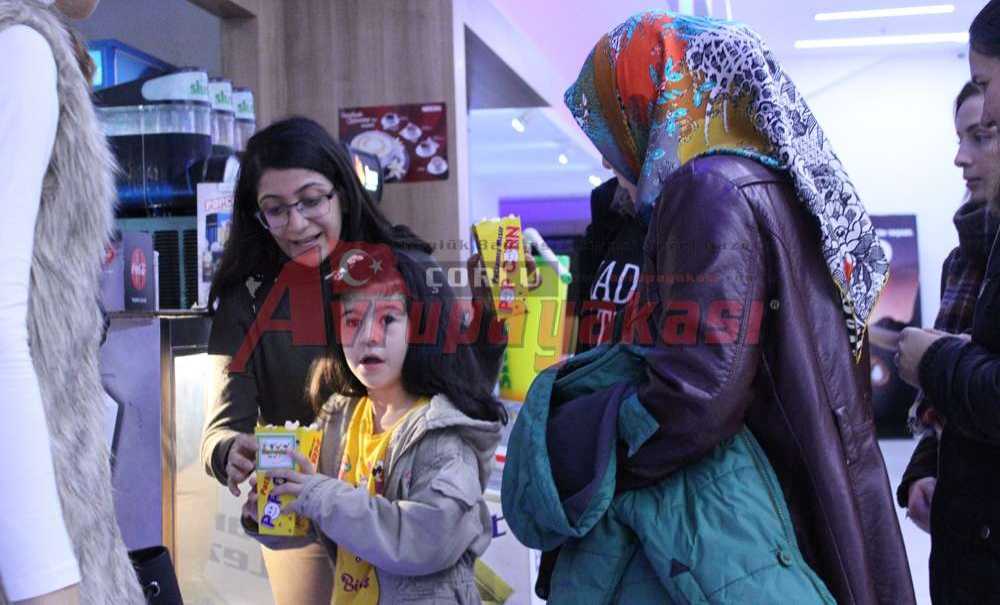 Gençlerden Duygulandıran Dayanışma