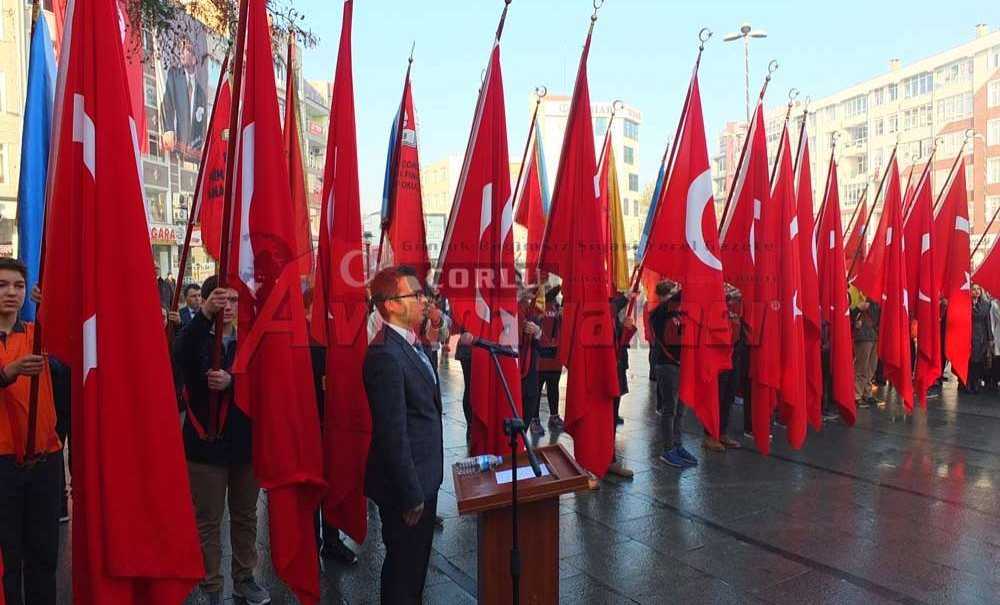 Çelenk Sunma Töreni Gerçekleşti