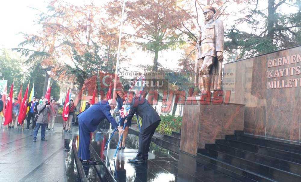 Çelenk Sunma Töreni Gerçekleşti