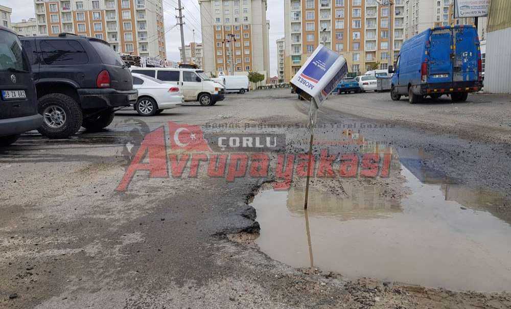 Çorlu Yeni Sanayi'de Asfalt Ağlıyor