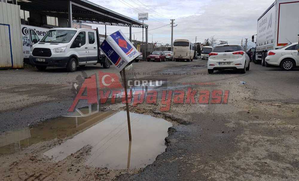 Çorlu Yeni Sanayi'de Asfalt Ağlıyor