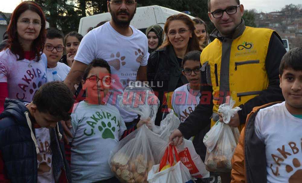 Hayvan Sevgisi Yüzlerine Yansıdı