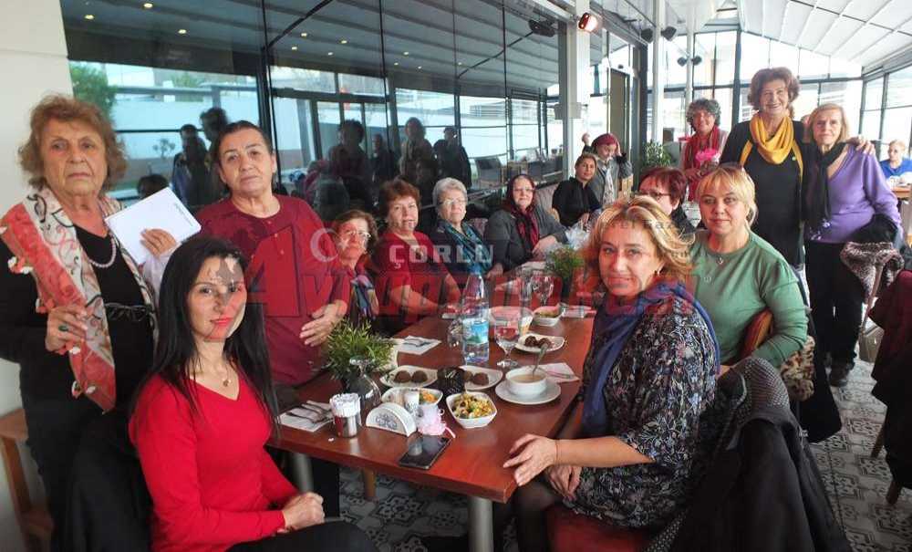 Öğrenciler İçin Yardım Topladılar