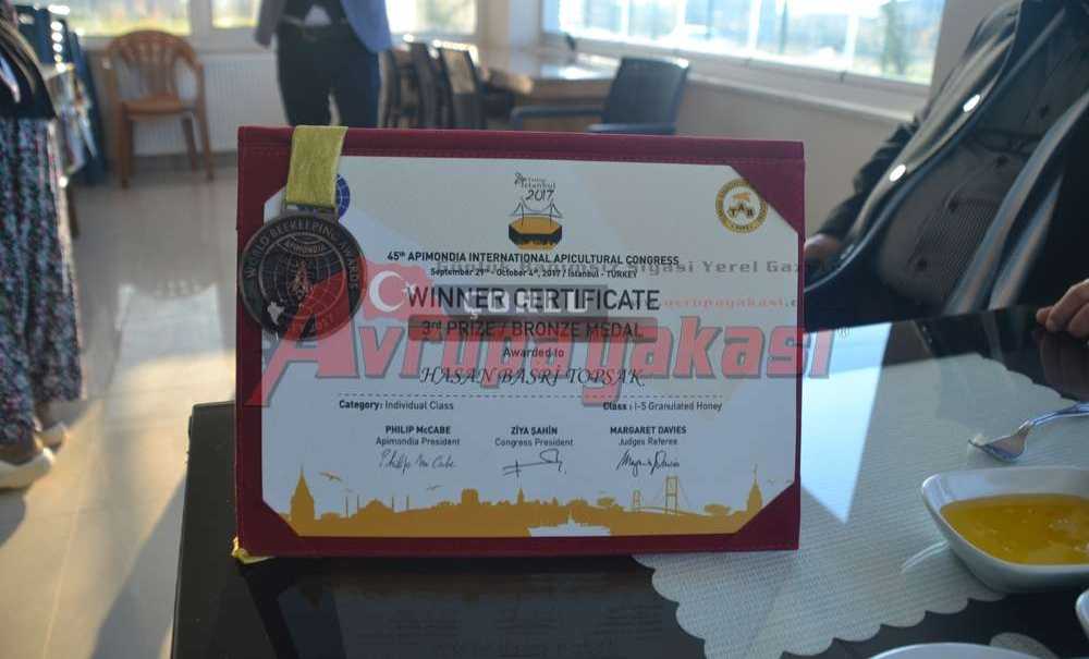 Ödüllü Bal Basına Tanıtıldı