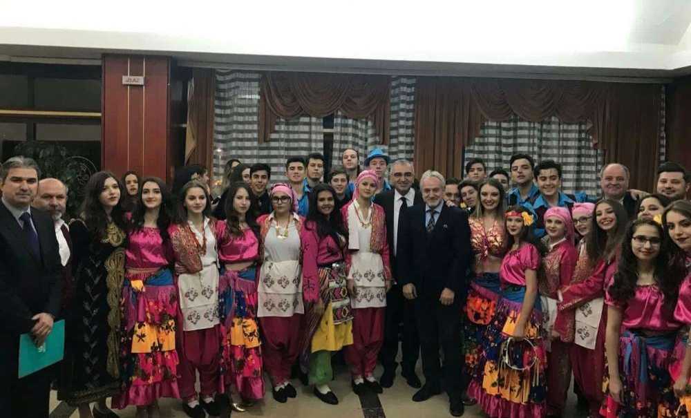 Edirne Belediyesi Halk Oyunları Ekibi Karadağ'ı Fethetti