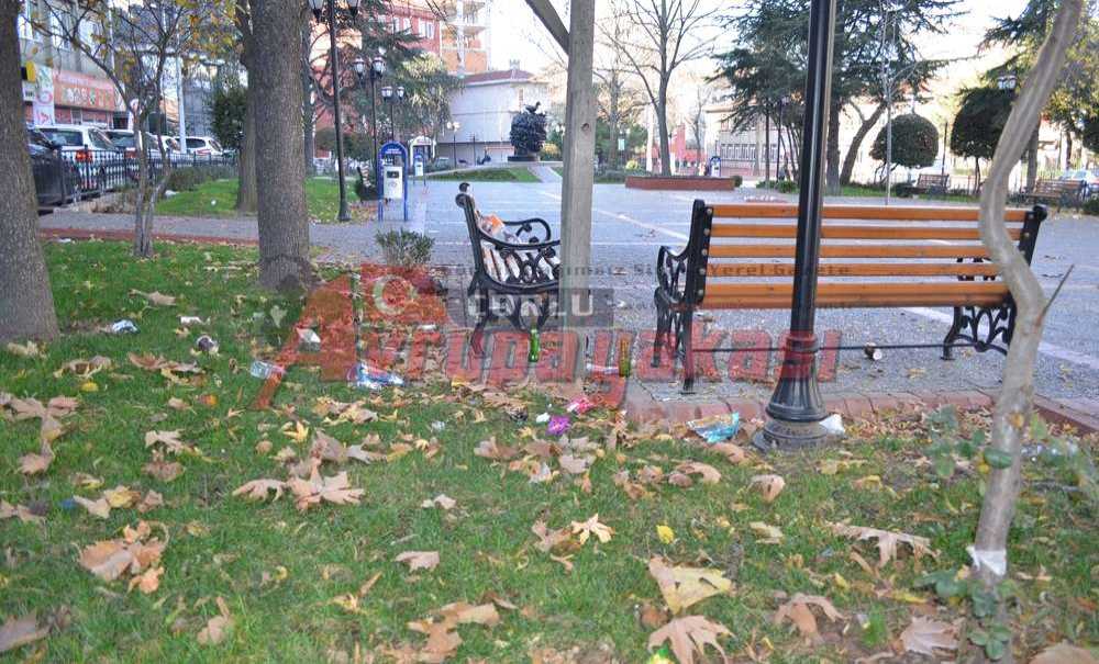 Uğur Mumcu Parkını Çöp Götürüyor