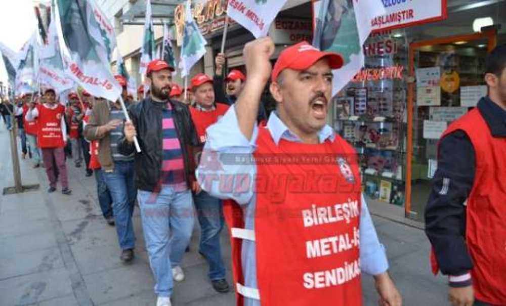 Metal İşçileri Meydana İndi