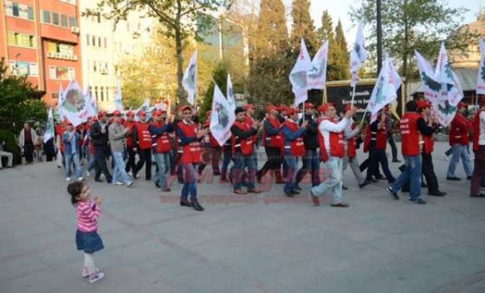 Metal İşçileri Meydana İndi