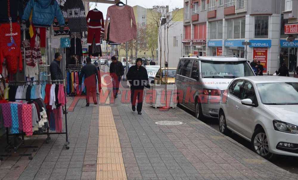 Vatandaşlar Kaldırımları Yayaların Kullanmasını İstiyor