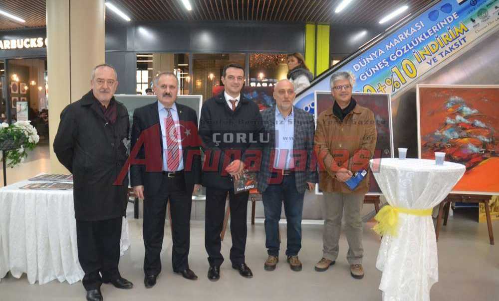 Ünlü Ressam Kutlu Çorlu`da Sergi Açtı
