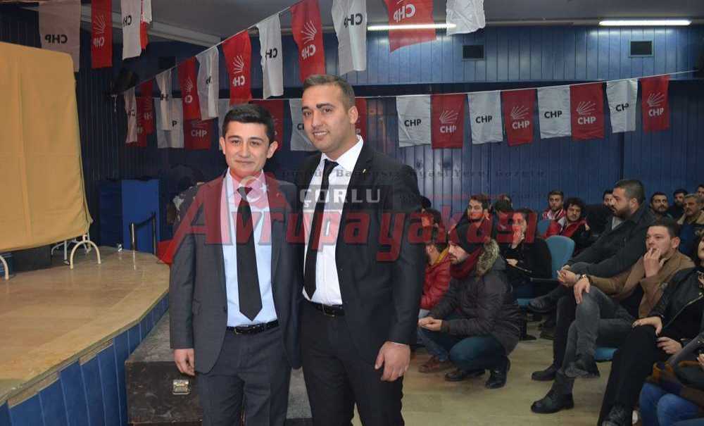 Chp'de Gençler Kirmizi Dedi