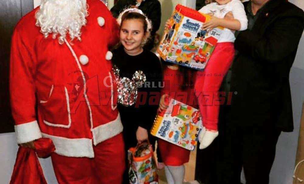 Sarıer`den Başkan Rasim Yüksel`e Noel Baba Eleştirisi