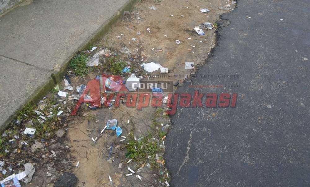 Köy Minibüslerinin Yeri Çöp İçinde