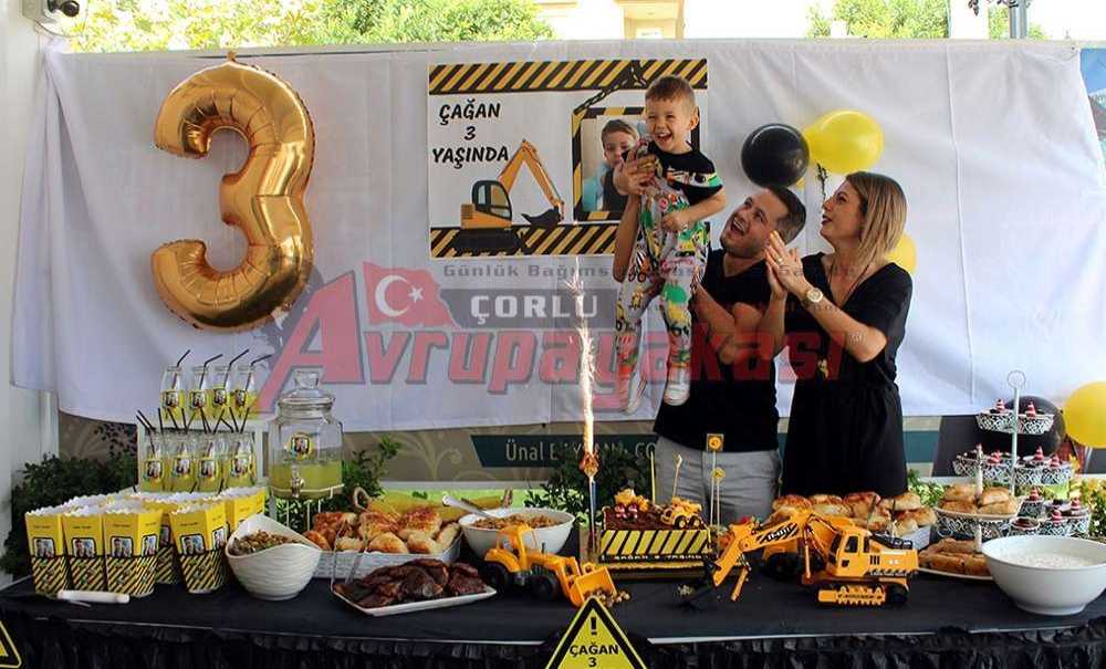 Özel Günlerinizde Tenis Kafe Hizmetinizde