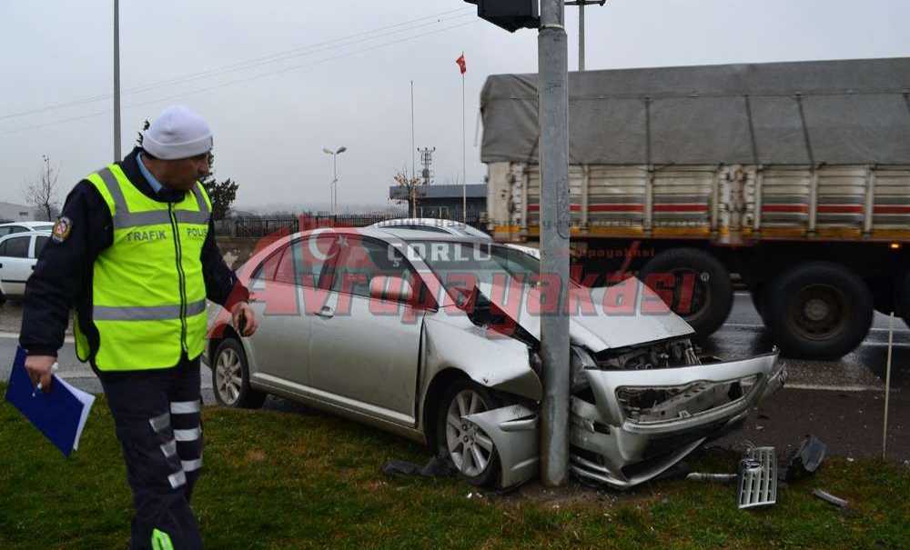 Sarı Işıkta Durunca Çarpıldı