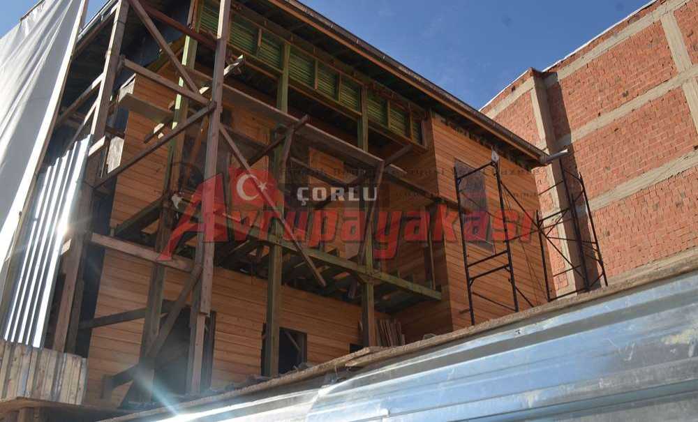 Tarihi Binalar Restore Ediliyor