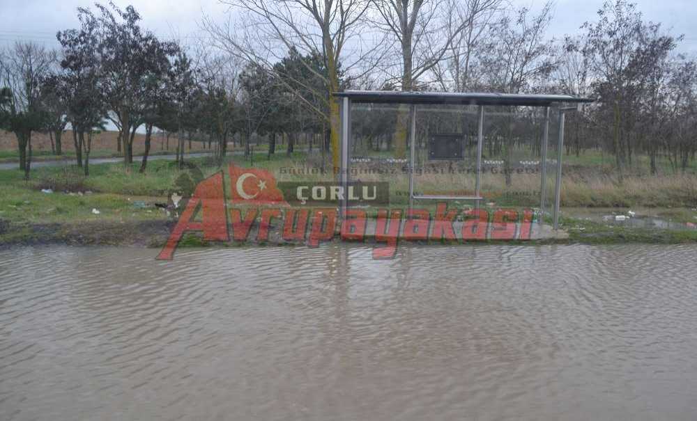 Kışla Durağı Sular Altında