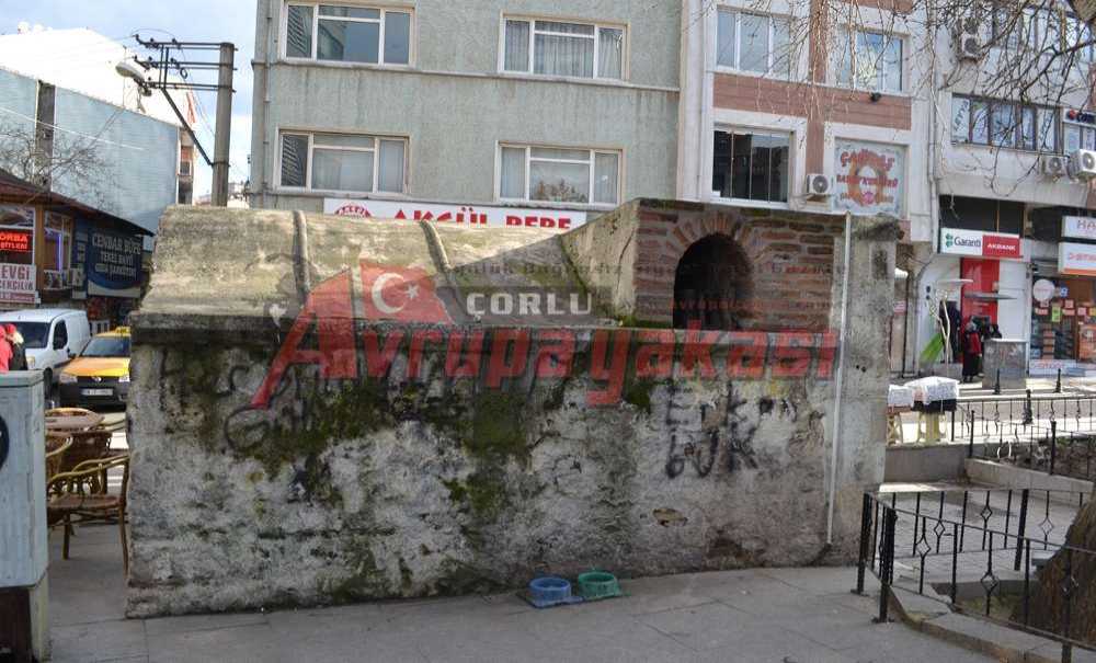 Süleyman Ağa Çeşmesi Kararıyor