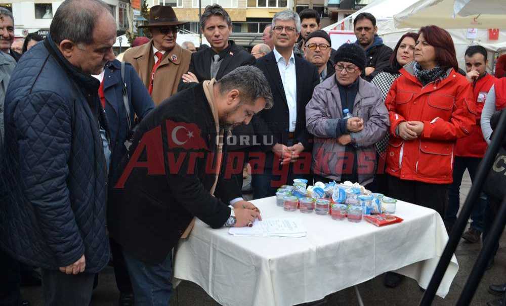 Çorlu Halkı Atatürk Meydanı'nda Buluştu