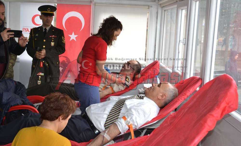 Çorlu Halkı Atatürk Meydanı'nda Buluştu