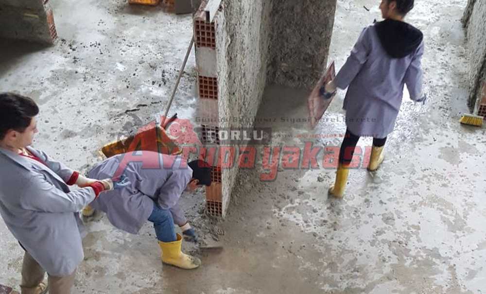 Bu Okul İşsizliği Önlüyor