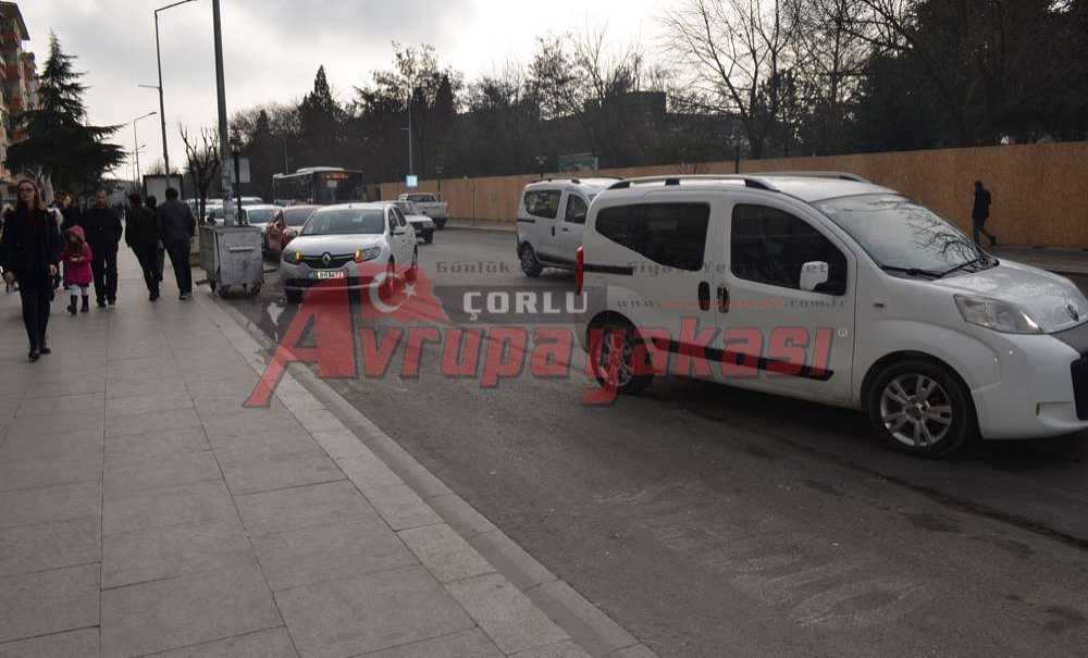 Otobüs Duraklarına Çözüm Bulunamadı