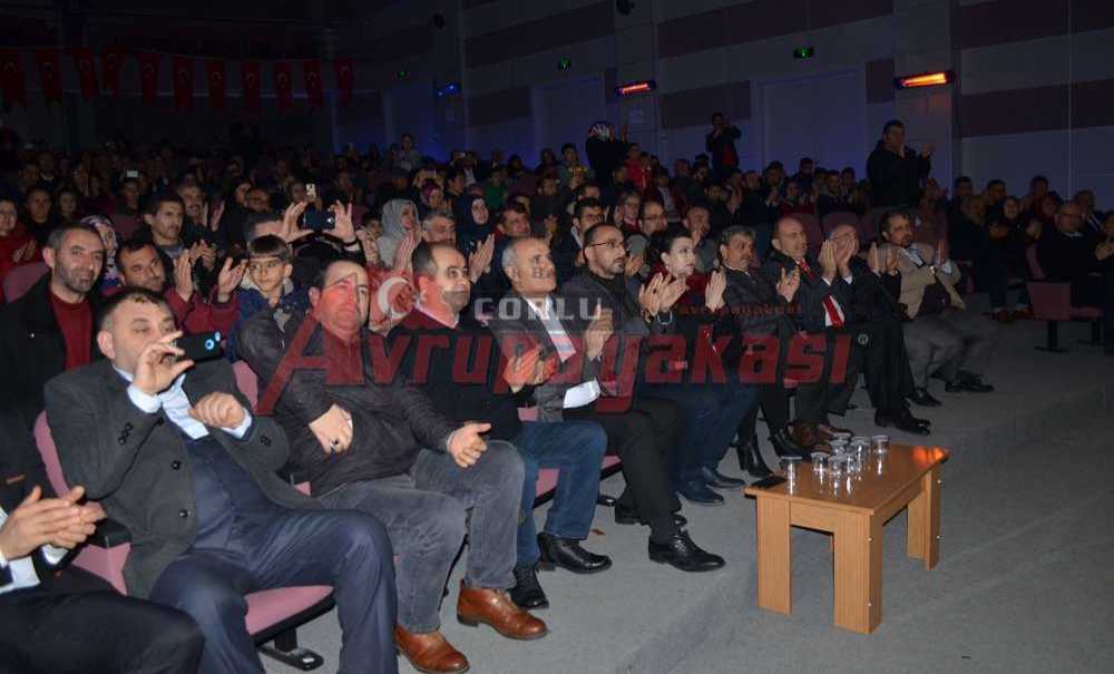 15 Temmuz'u Anlatan Oyun Sahnelendi