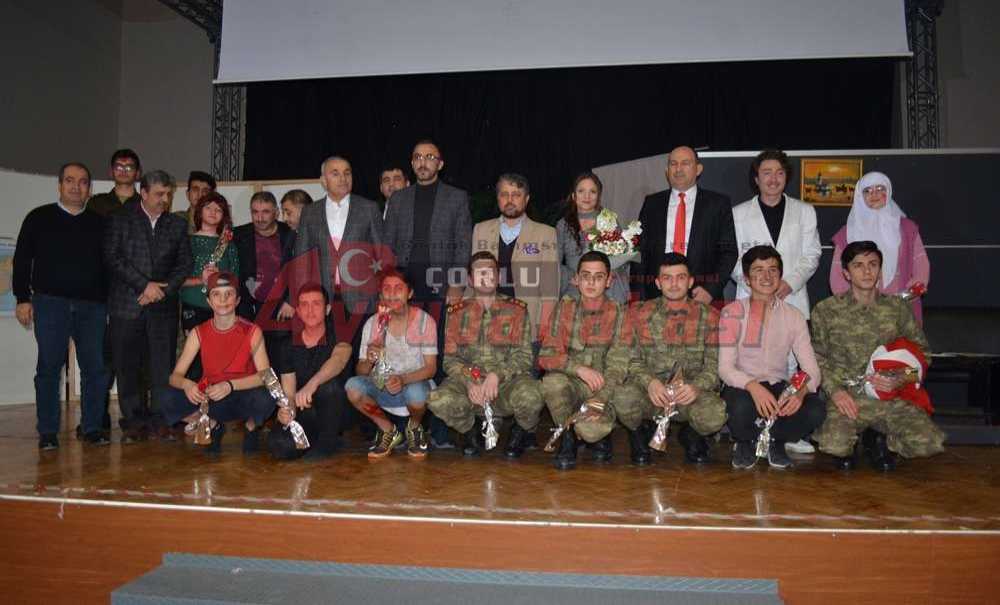 15 Temmuz'u Anlatan Oyun Sahnelendi