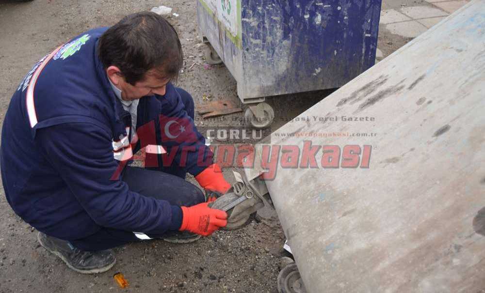 Ergene Belediyesi Çöp Konteynırlarını Tamir Etti