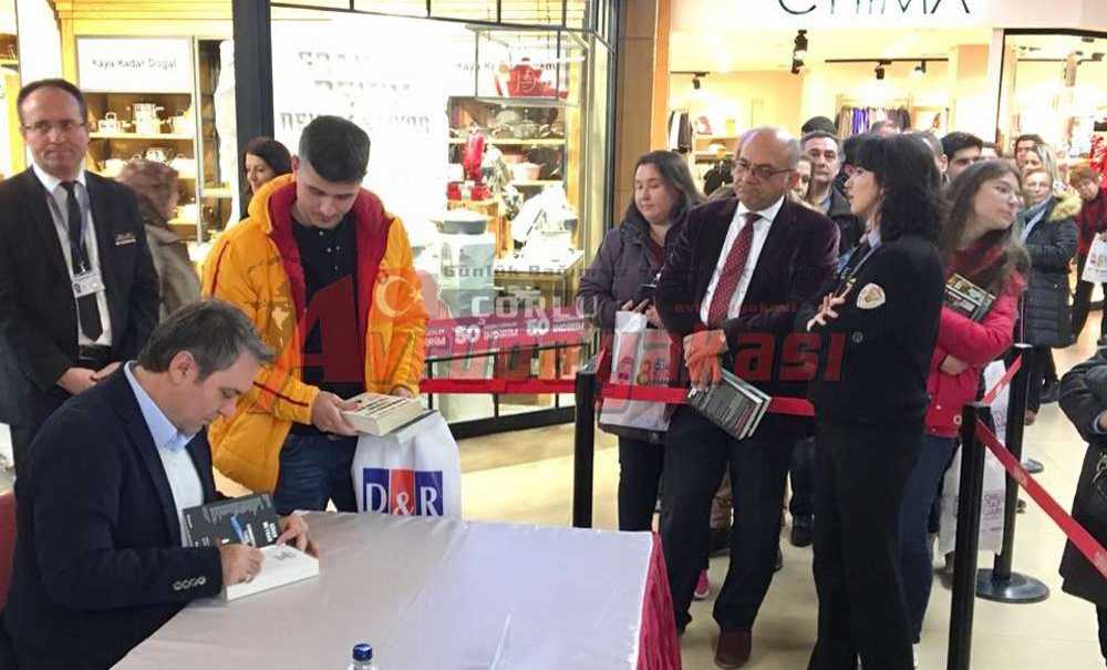 Sinan Meydan Izdihamı