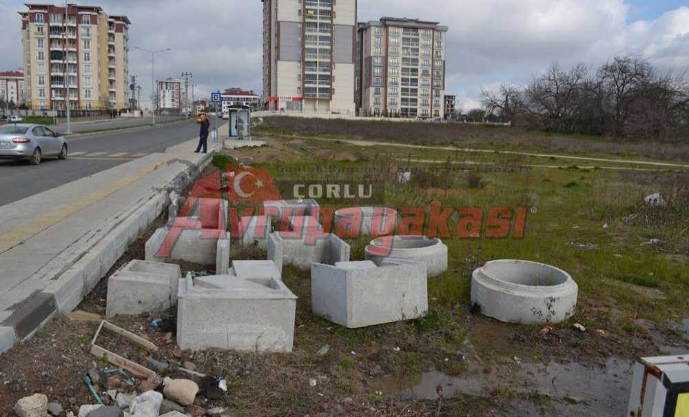 Altyapı Bitti, Bunlar Üstte Kaldı