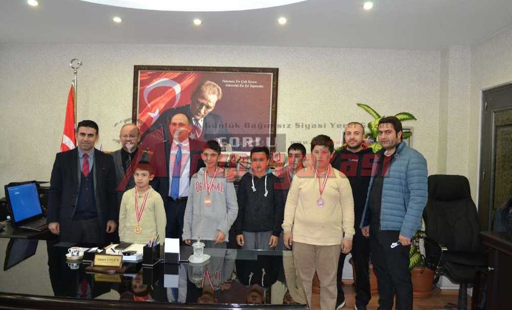 Şampiyon Güreşçilerden Madalya Sözü