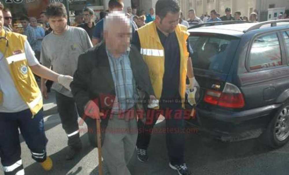 Yaya Geçidinden Geçen Yaşlı Adama Otomobil Çarptı