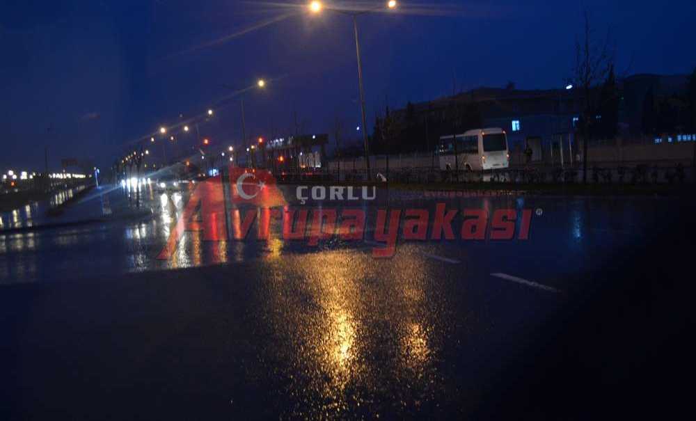 Bülent Ecevit Bulvarında Gölet Oluştu