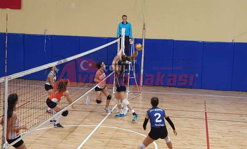 Yıldız Kızlar, Grubu Lider Bitirdi